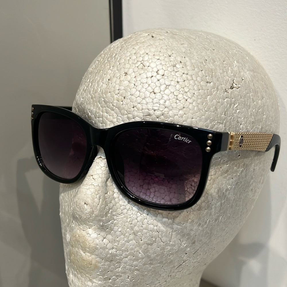 Black Frame Plastic Goldtone Metal Black Gradient Sunglasses
